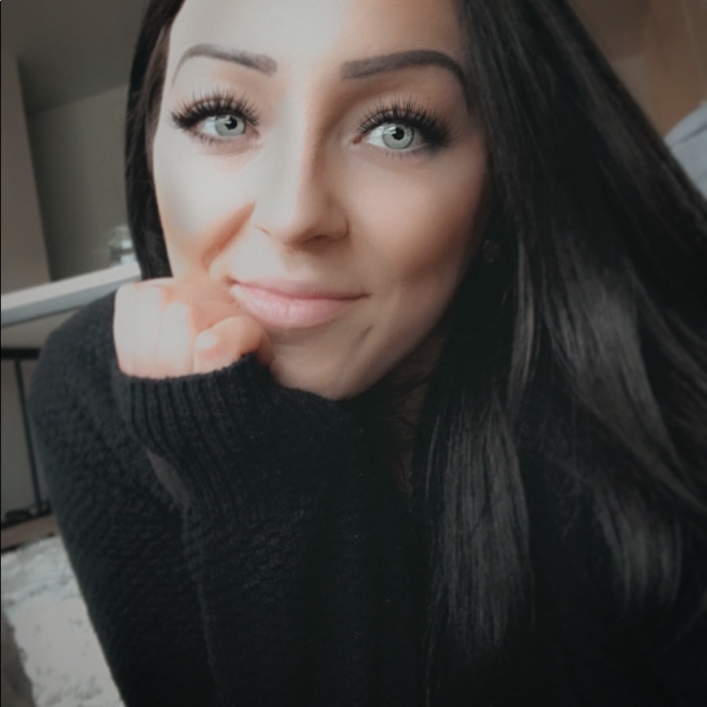 Meet your Posher, Emilie